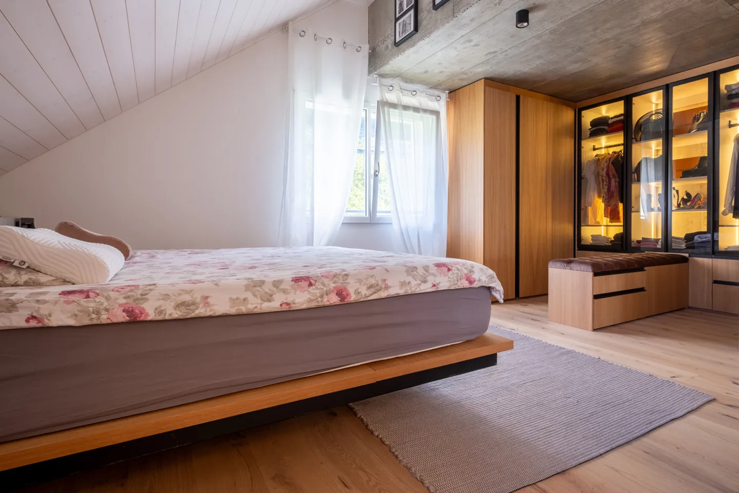 Außergewöhnliche Penthouse-Wohnung 5,5 Zimmer von 172 m2 + 50 m2 Wohnfläche im Dachgeschoss - Foto 3 von 22