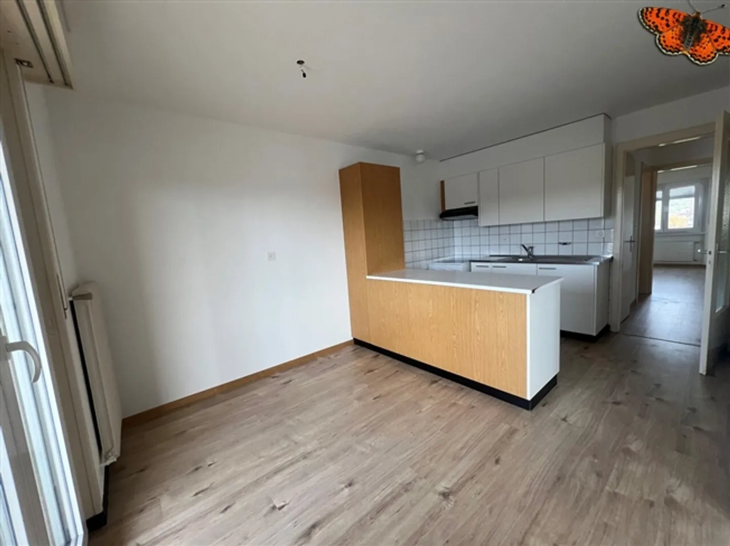 4 1/2 ROOMS RENOVATED - With Balcony! - Photo 5 of 7