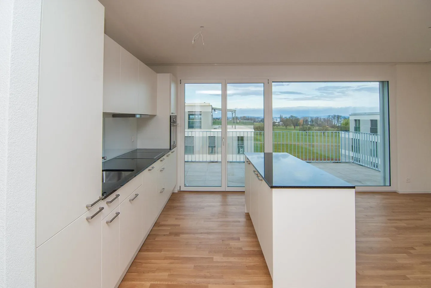 Appartamento Attico da Sogno con Vista sul Lago - Foto 2 di 13