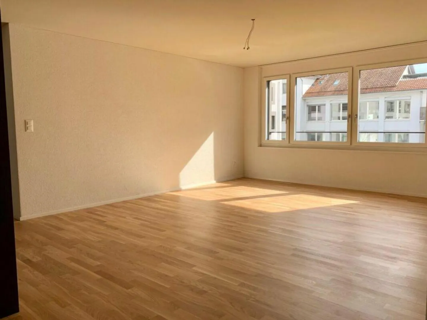 Appartement lumineux et moderne de 3½ pièces avec loggia - Photo 4 sur 10