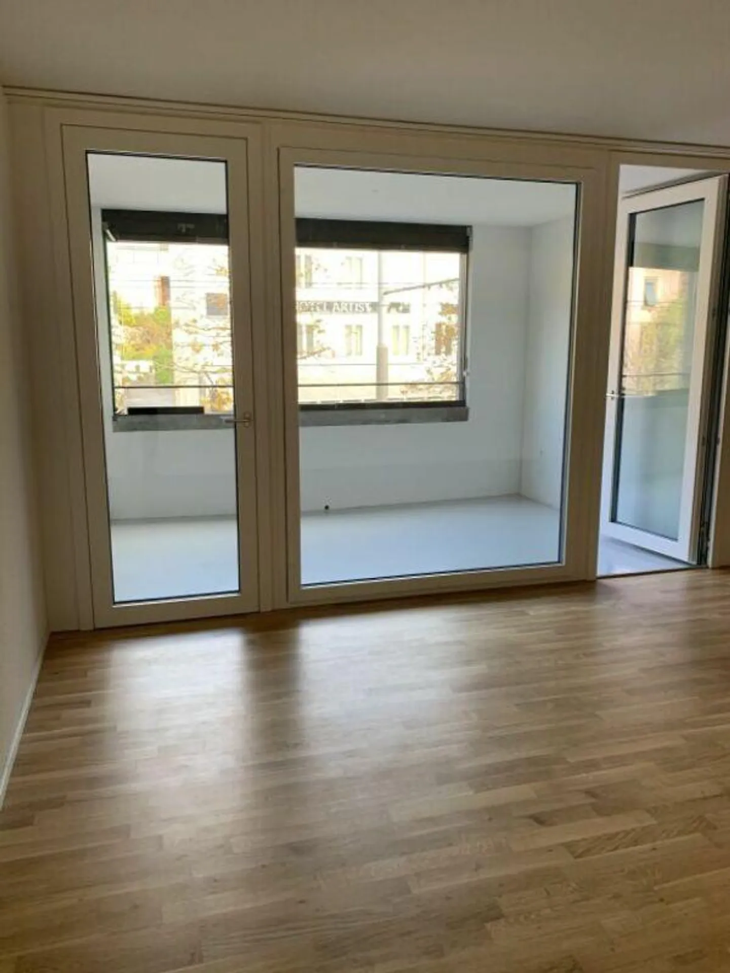 Appartement lumineux et moderne de 3½ pièces avec loggia - Photo 6 sur 10