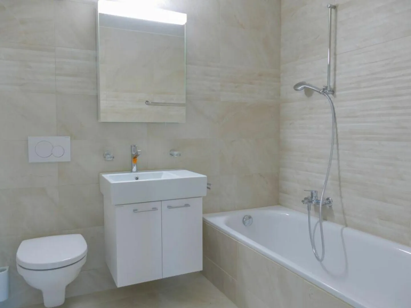 Appartement lumineux et moderne de 3½ pièces avec loggia - Photo 8 sur 10