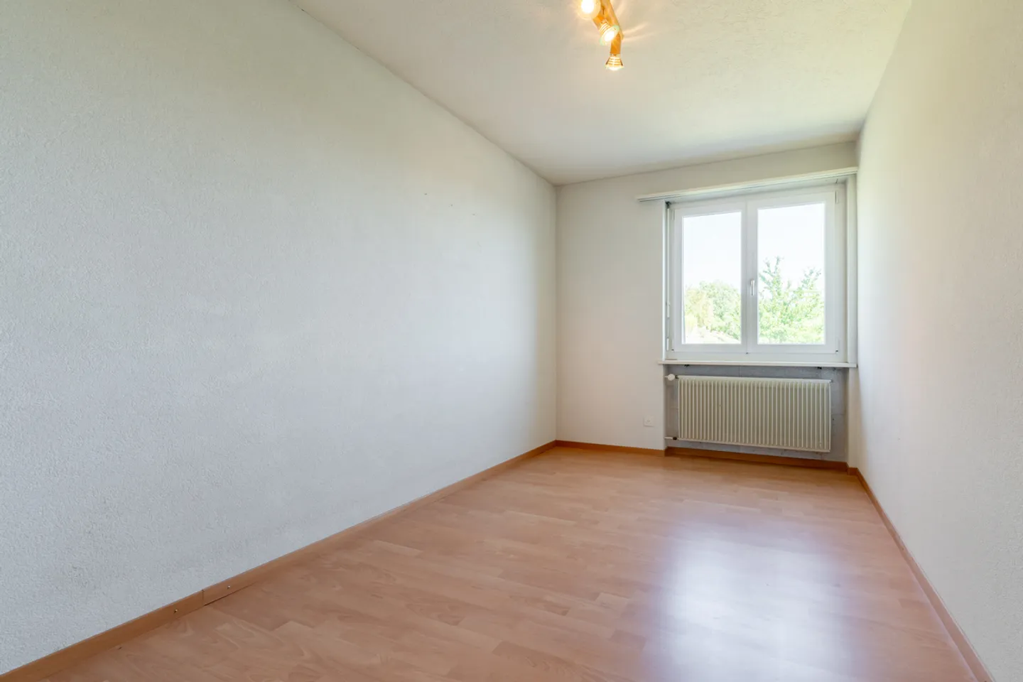 Casa unifamiliare in posizione elevata e soleggiata con vista sulle Alpi - Foto 7 di 13