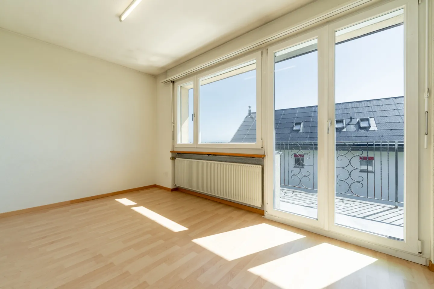 Casa unifamiliare in posizione elevata e soleggiata con vista sulle Alpi - Foto 8 di 13