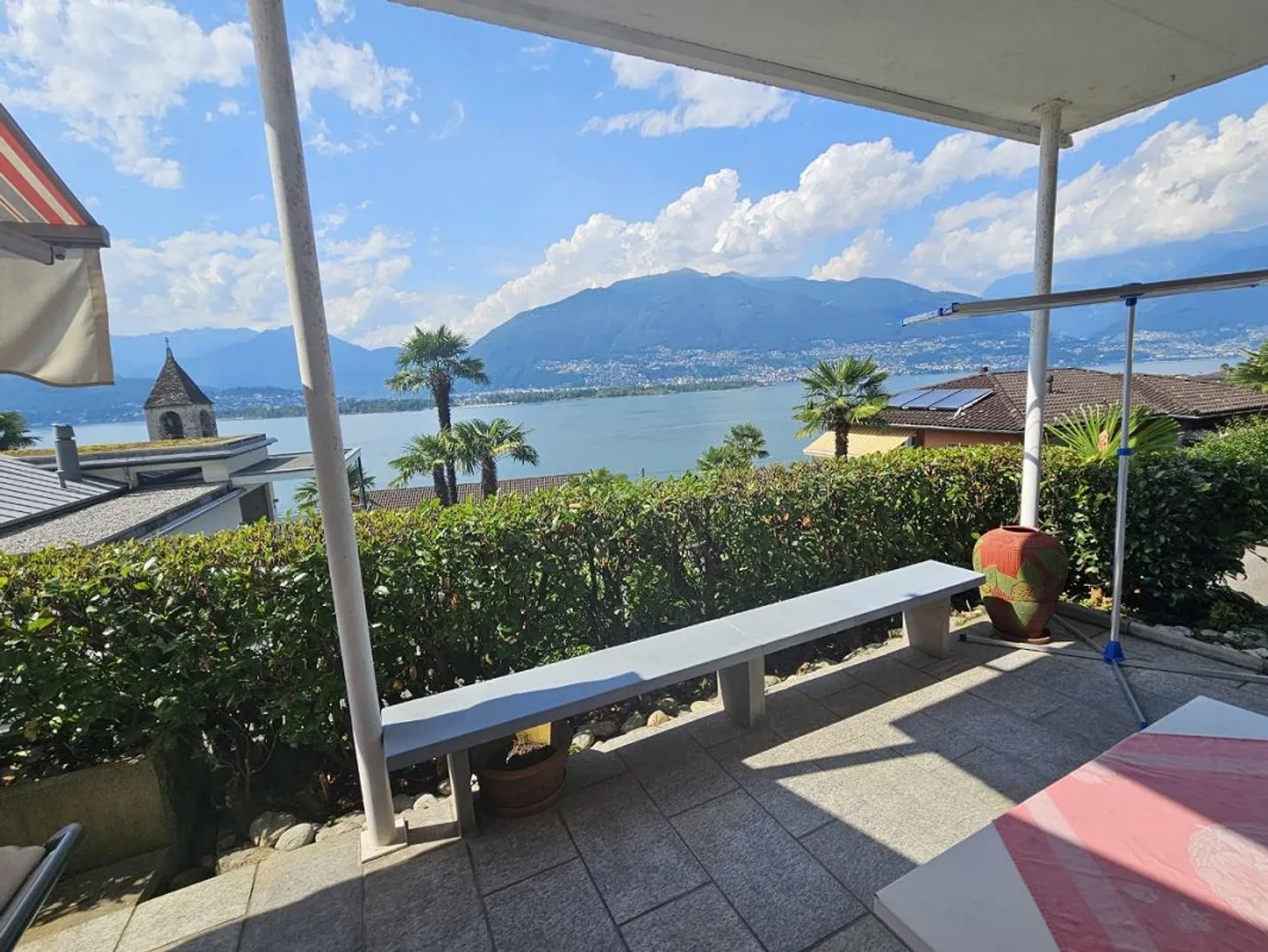 House with apartment and two studios with beautiful lake view - Photo 6 of 10