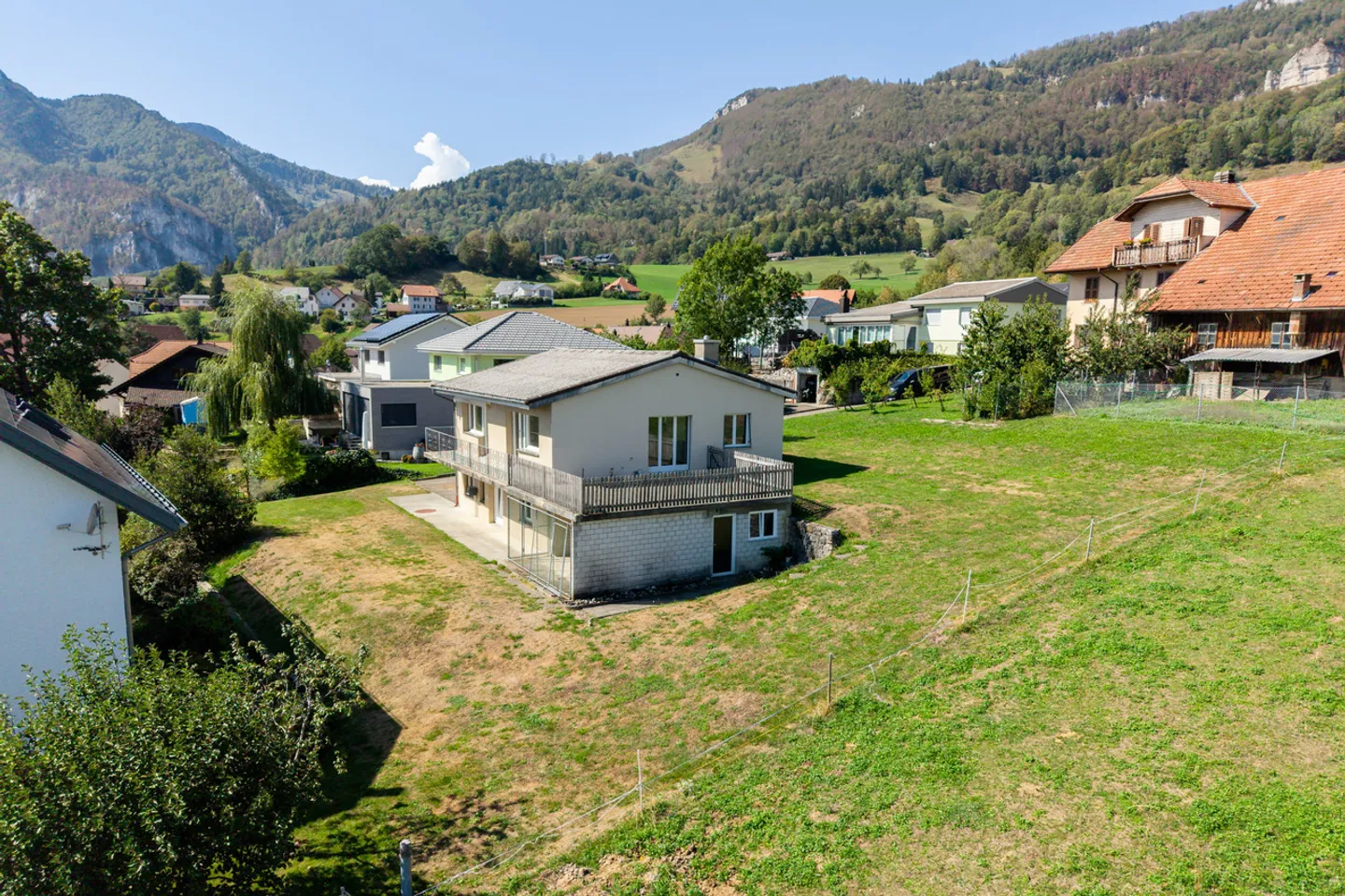 Casa unifamiliare in posizione elevata e soleggiata con vista sulle Alpi - Foto 10 di 13