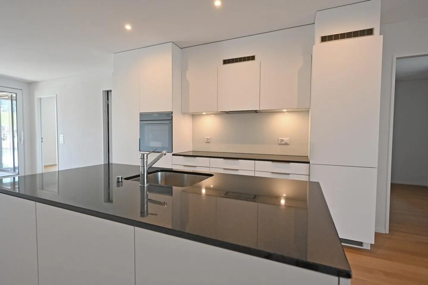 Beau logement au centre de Köniz - Photo 3 sur 12