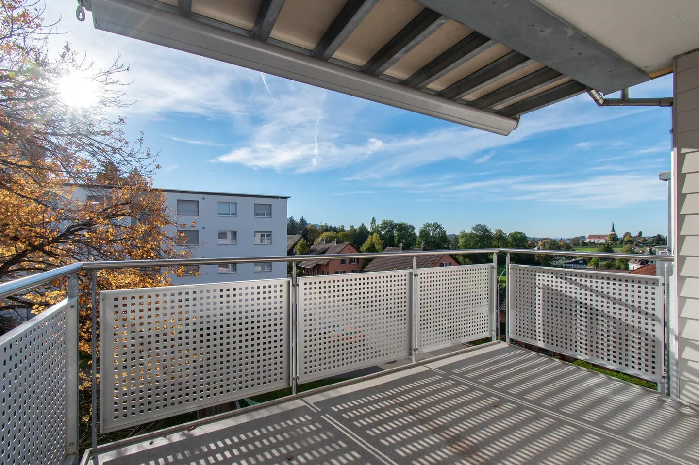 Appartamento luminoso di 4,5 stanze con balcone - Foto 2 di 7