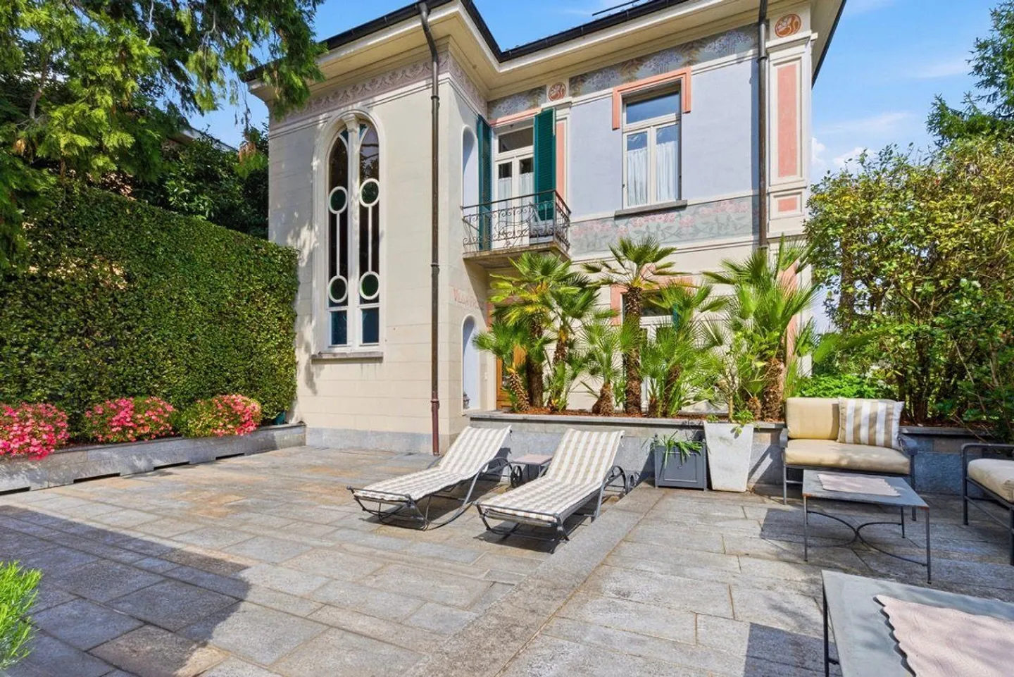 Charmante villa d'époque dans un emplacement exclusif - Photo 2 sur 16