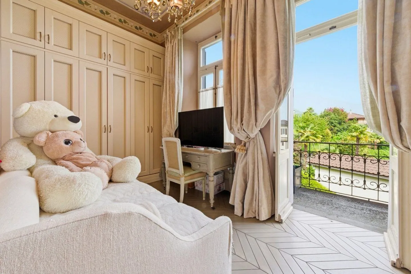 Charmante villa d'époque dans un emplacement exclusif - Photo 8 sur 16
