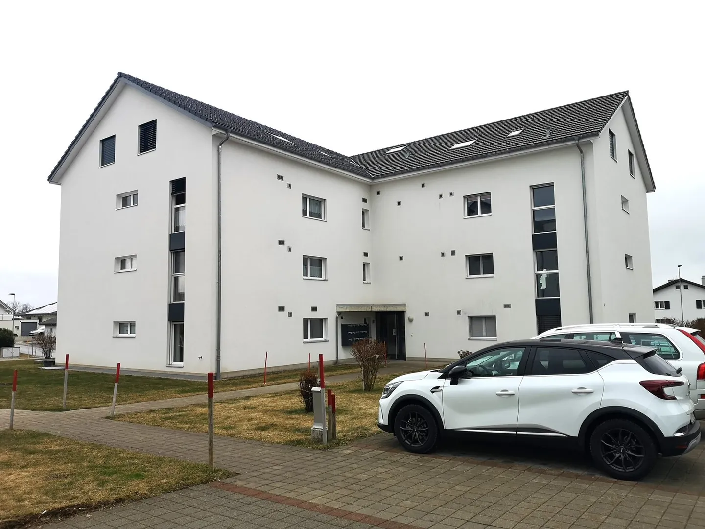 Prächtige 4,5-Zimmer-Wohnung in Les Bois, inklusive zwei Parkplätzen in der Tiefgarage - Photo 2 sur 22