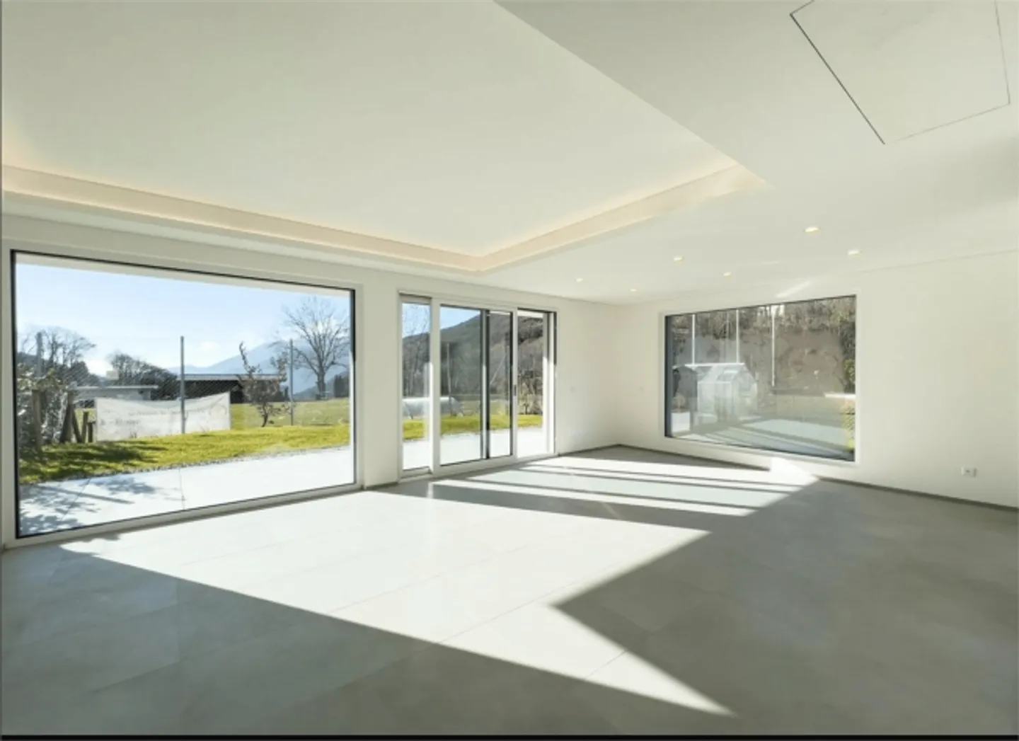 Elegant New Villa with Garden - Photo 5 of 16