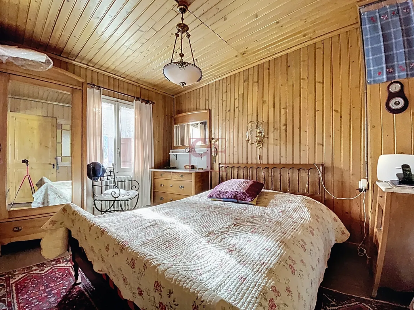 Château-d'Oex - Village house with 2 apartments to renovate - Photo 4 of 5