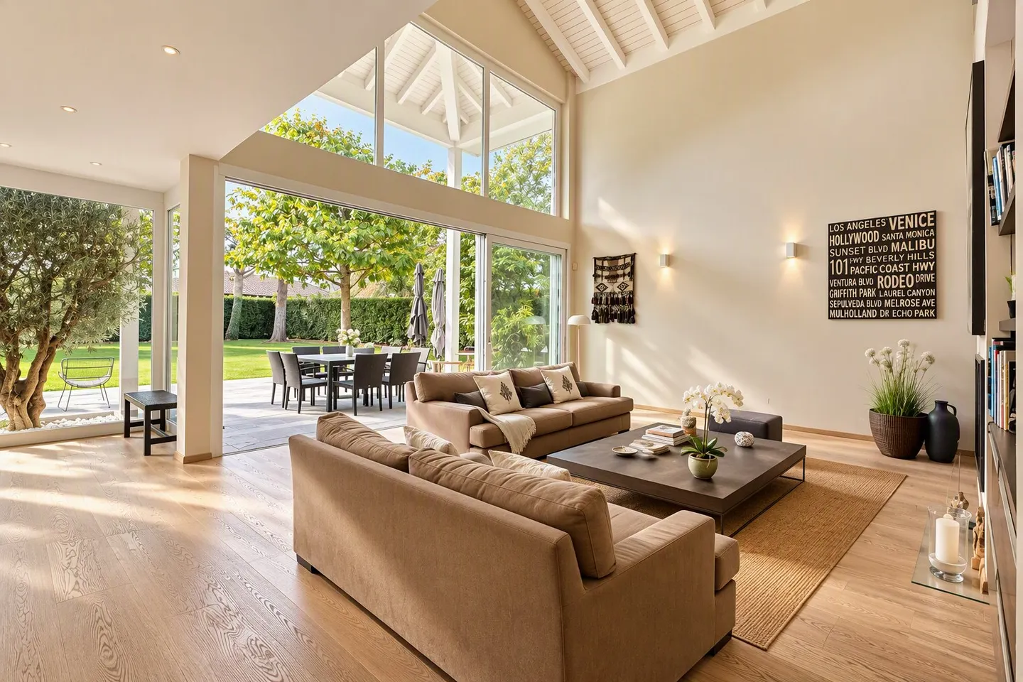Luxury Villa in Coppet - Photo 2 of 16