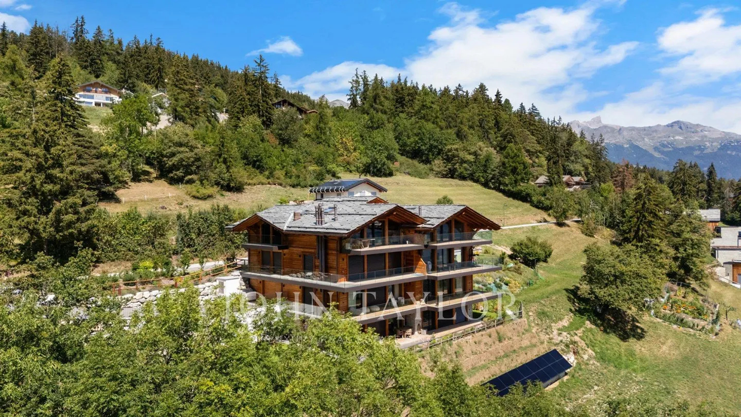 Alpine Elegance in the Heart of Crans-Montana - 3.5 Room Apartment - Photo 8 of 8