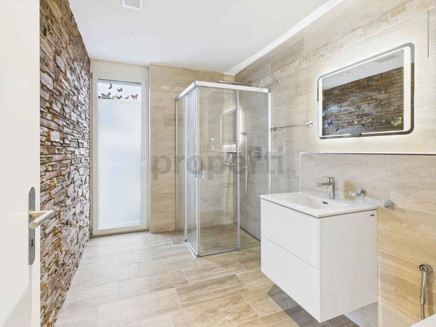 7.5 Room Dream Home, plus 1.5 Room Apartment. - Photo 11 of 13