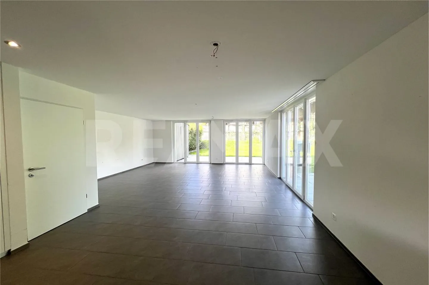 Maison mitoyenne moderne - Photo 5 sur 11