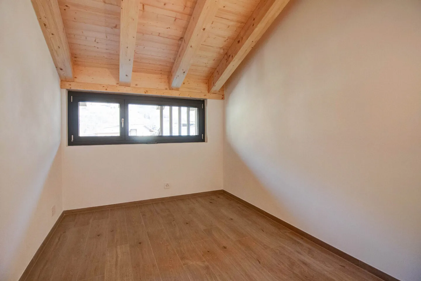 Attique à louer - Photo 11 sur 13