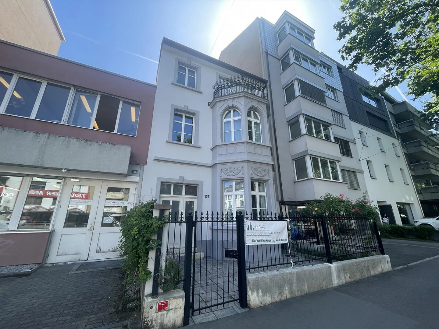 Charmantes Basler Stadthaus mit Terrassen - Foto 1 von 15