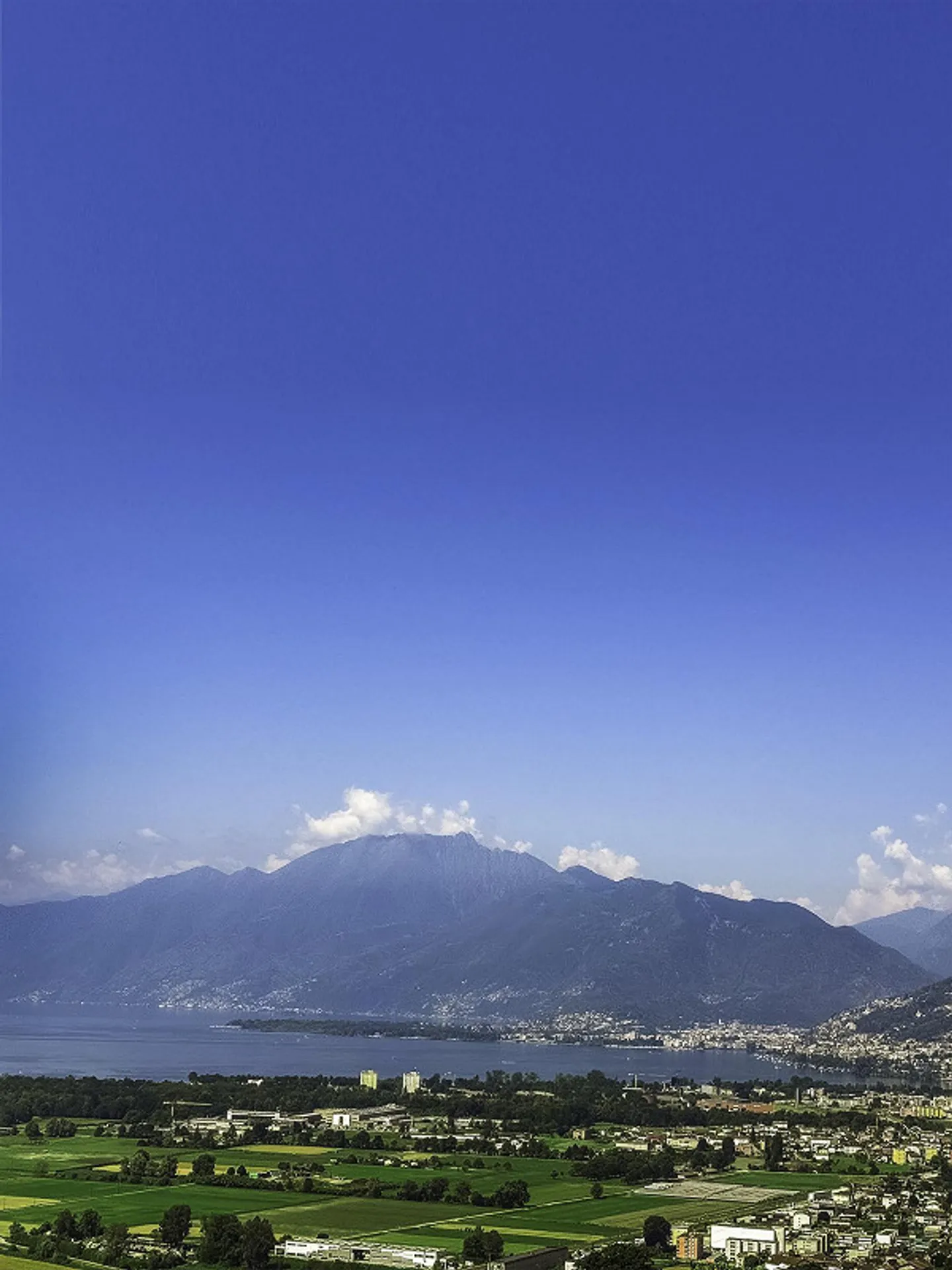 Villa in der Natur mit Panoramablick auf den Lago Maggiore - Foto 12 von 21