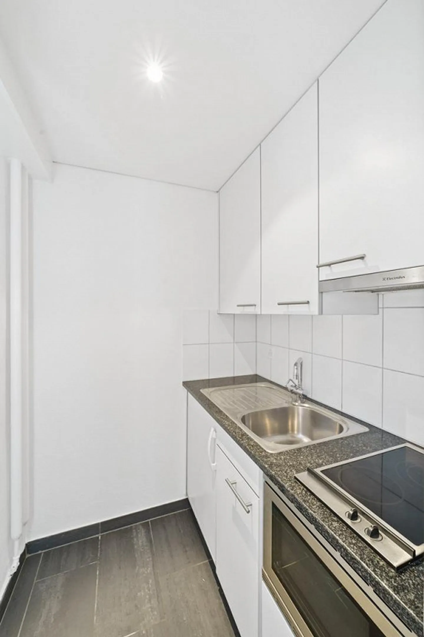 Appartement simple dans un emplacement central - Photo 4 sur 7