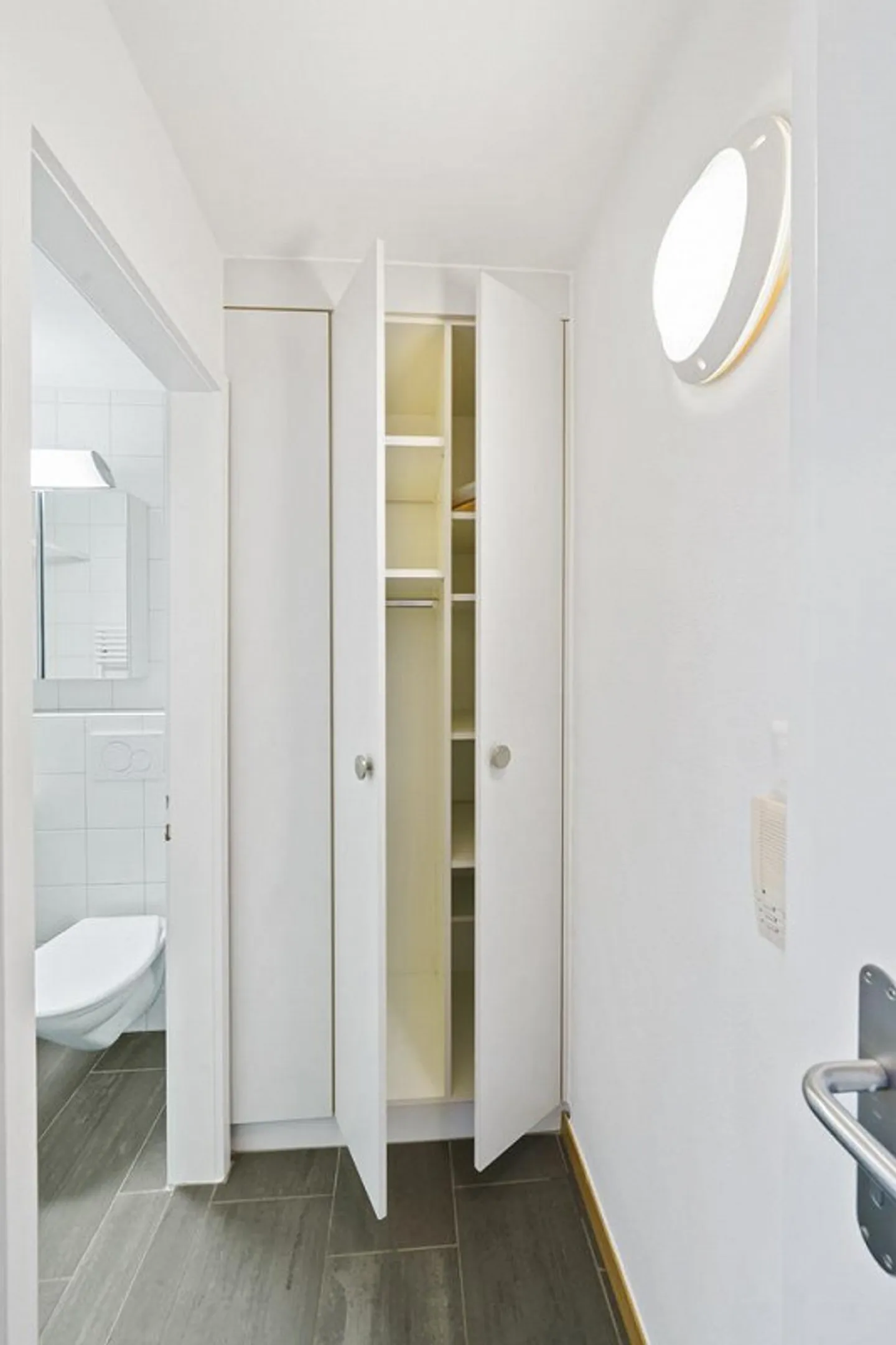 Appartement simple dans un emplacement central - Photo 5 sur 7