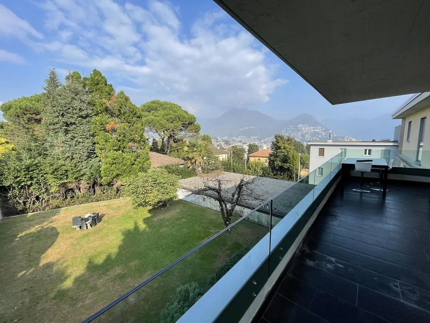 MODERN 2.5 APARTMENT WITH LARGE TERRACE AND PARKING - Photo 9 of 13