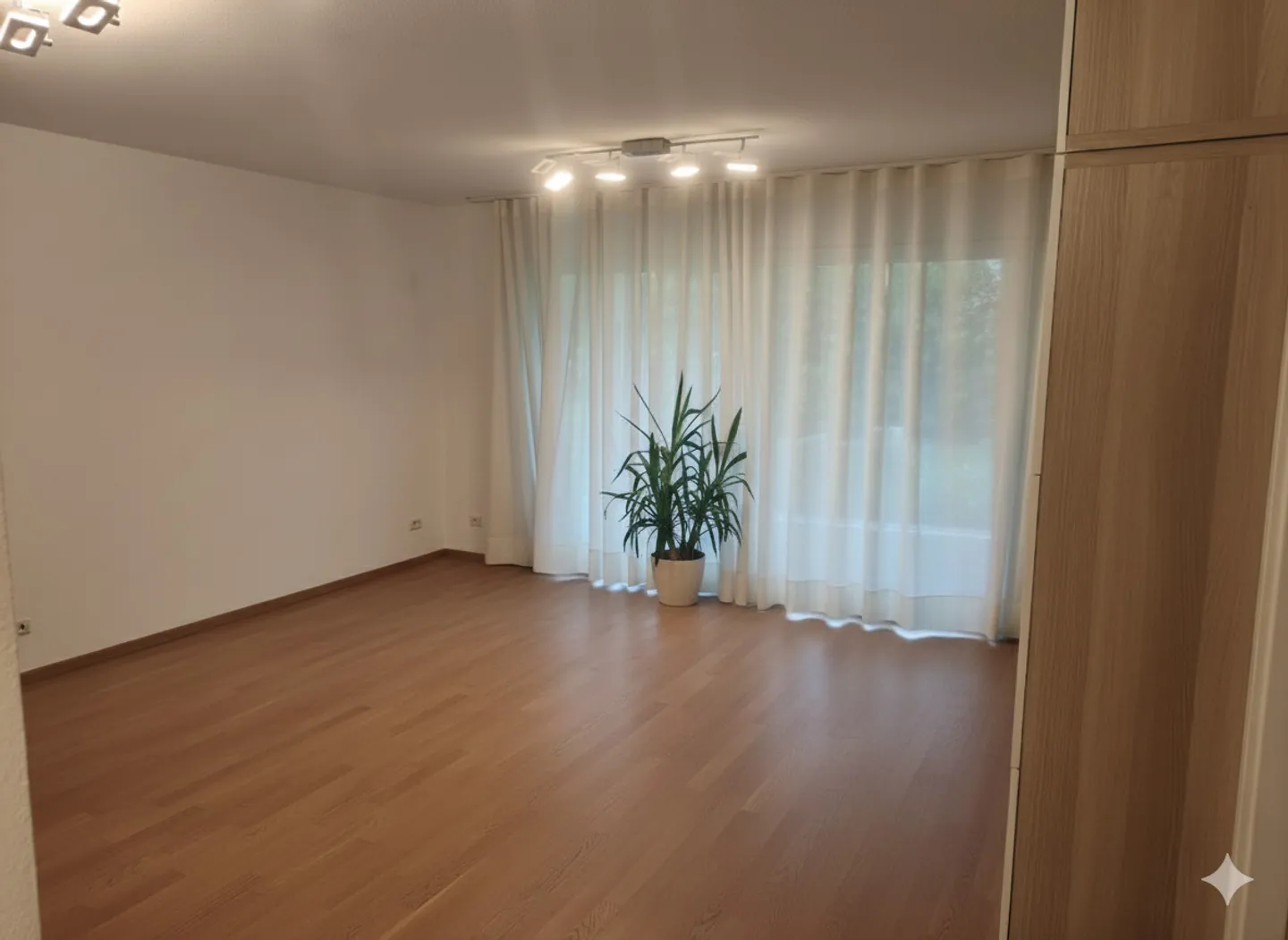 Charming Apartment with Garden - Photo 8 of 15