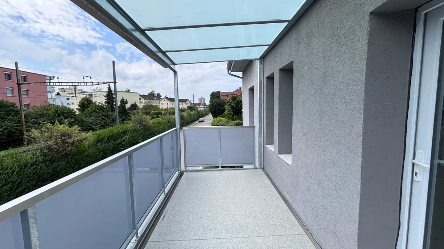 Appartamento 3.5 stanze recentemente ristrutturato con balcone ad Amriswil - Foto 1 di 9