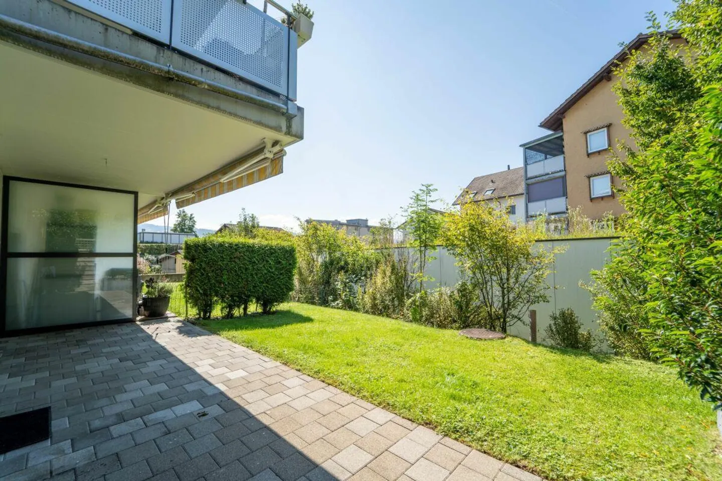 Ampio appartamento giardino di 3,5 locali con comfort moderno - Foto 1 di 14