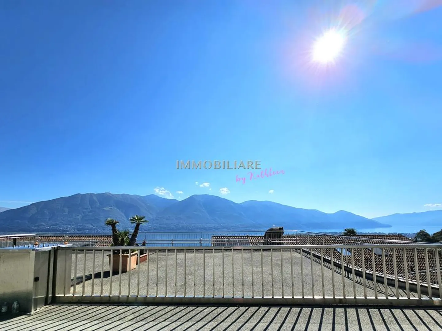 Modern villa with wonderful lake view, pool and sustainable technology - Photo 18 of 18