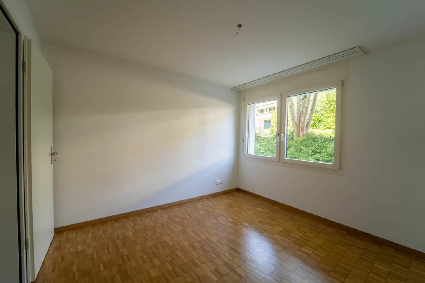 Ampio appartamento giardino di 3,5 locali con comfort moderno - Foto 8 di 14