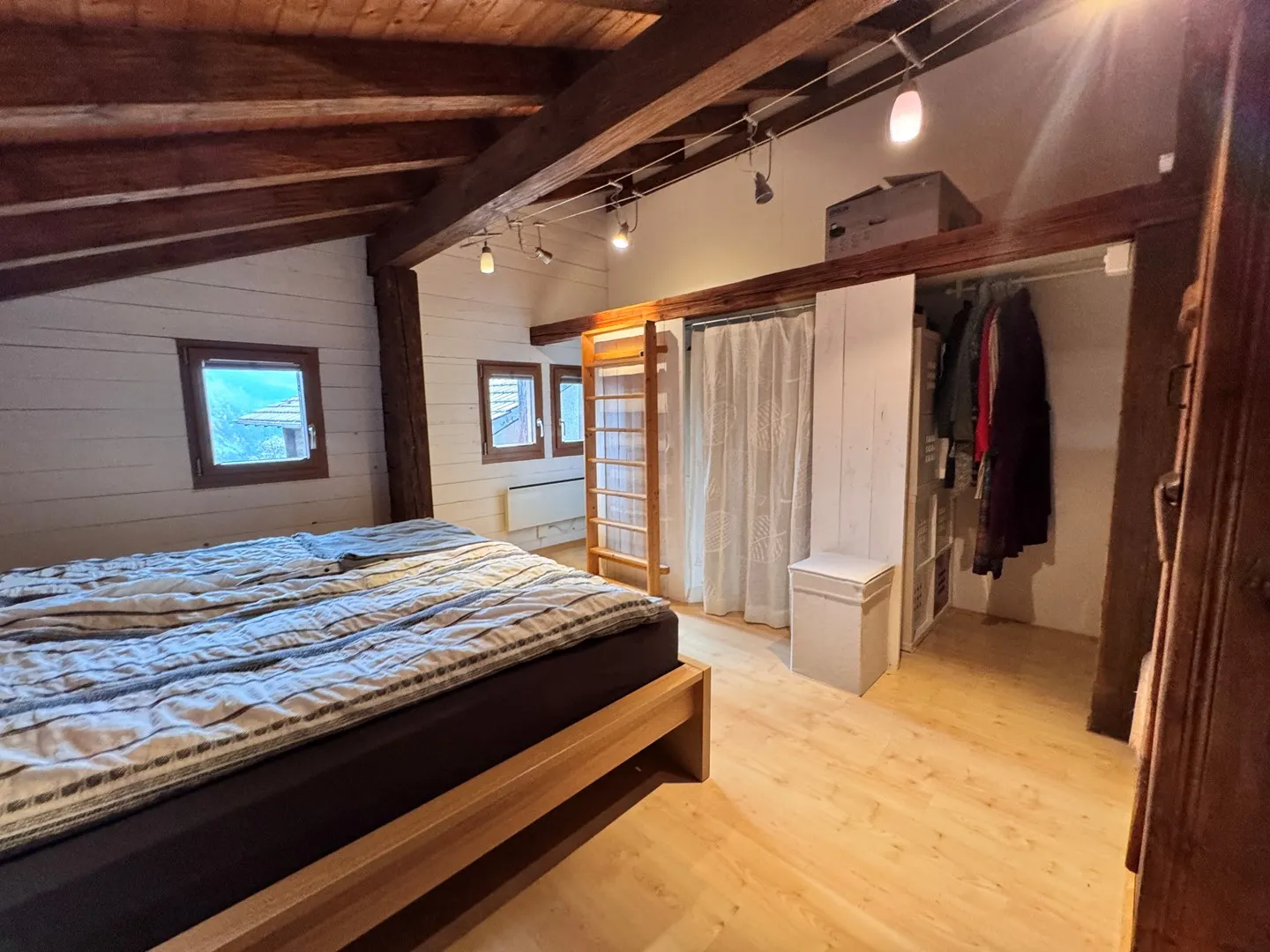 Charming Renovated Townhouse - Photo 7 of 18