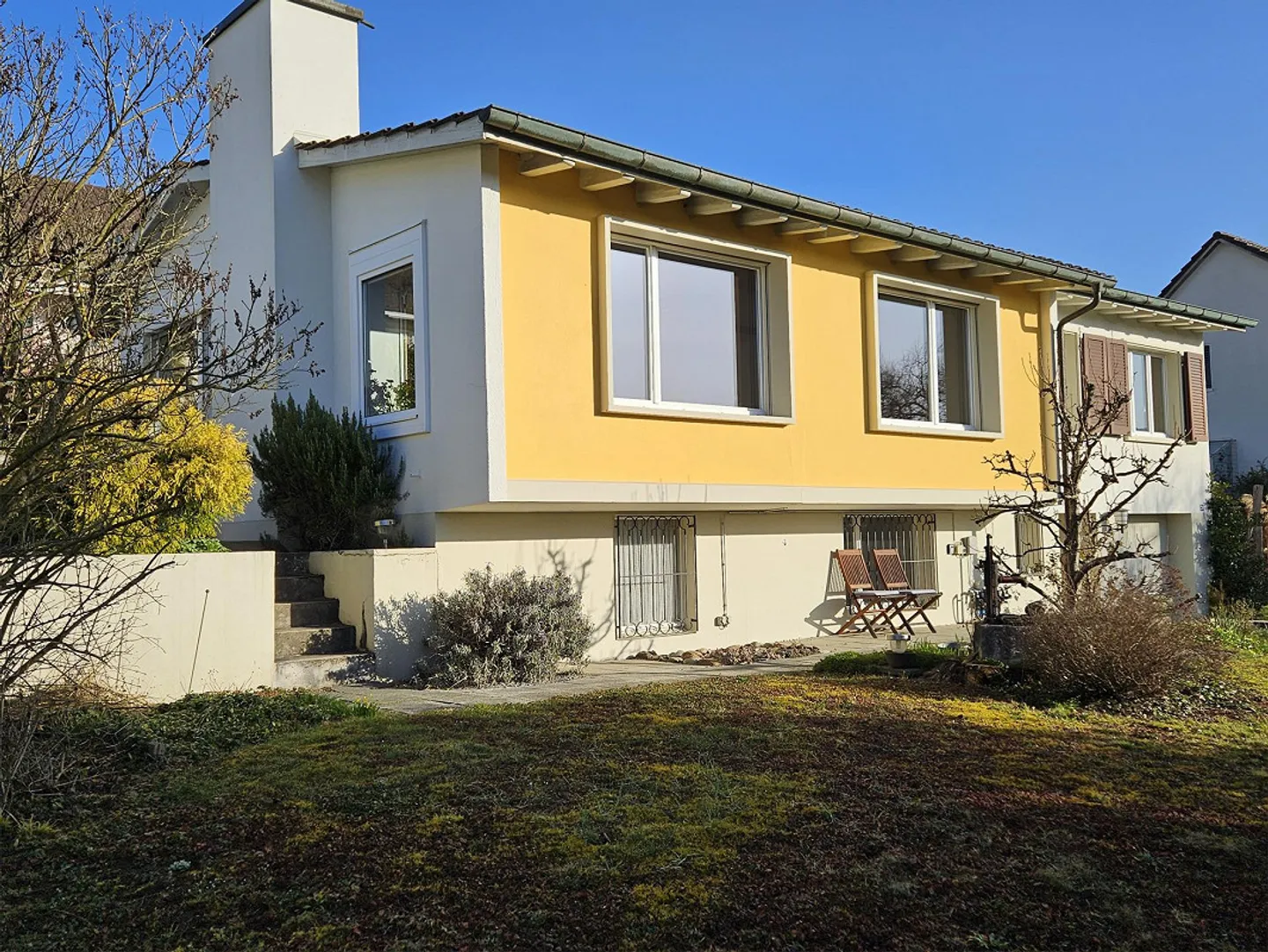 Charmantes Einfamilienhaus mit Garten - Foto 1 von 12