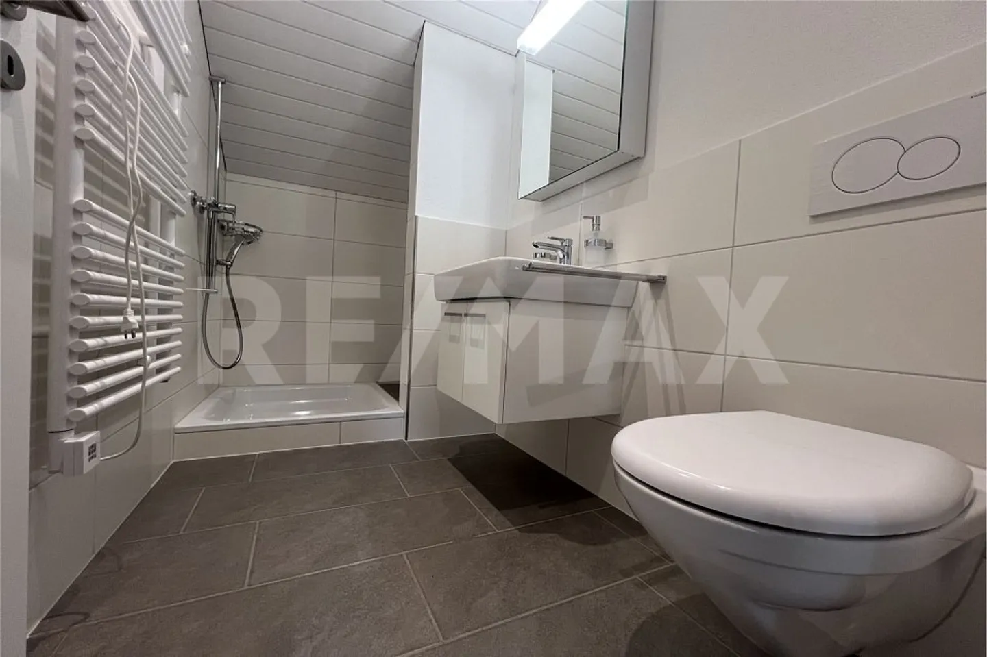 Maison mitoyenne moderne - Photo 10 sur 11