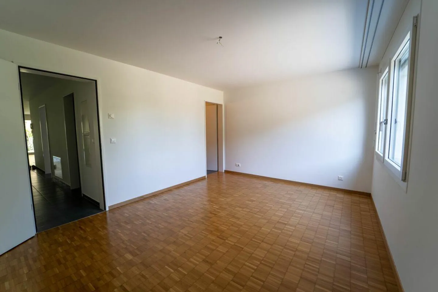 Ampio appartamento giardino di 3,5 locali con comfort moderno - Foto 7 di 14