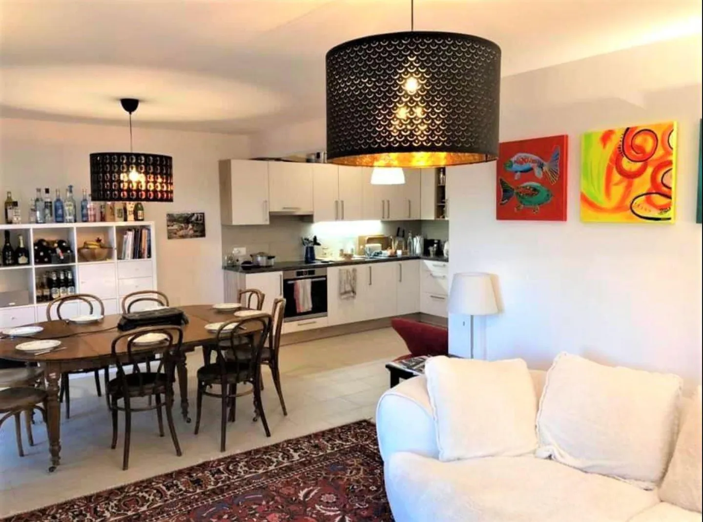 Appartement Moderne en Emplacement Central - Photo 2 sur 2