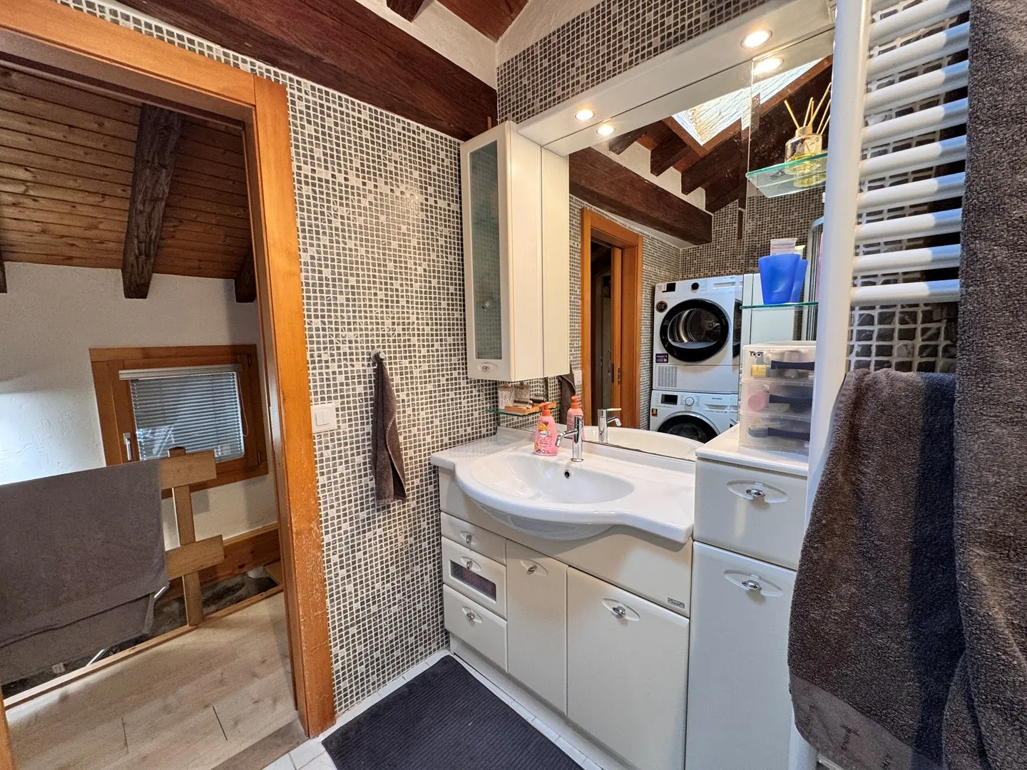 Charming Renovated Townhouse - Photo 13 of 18