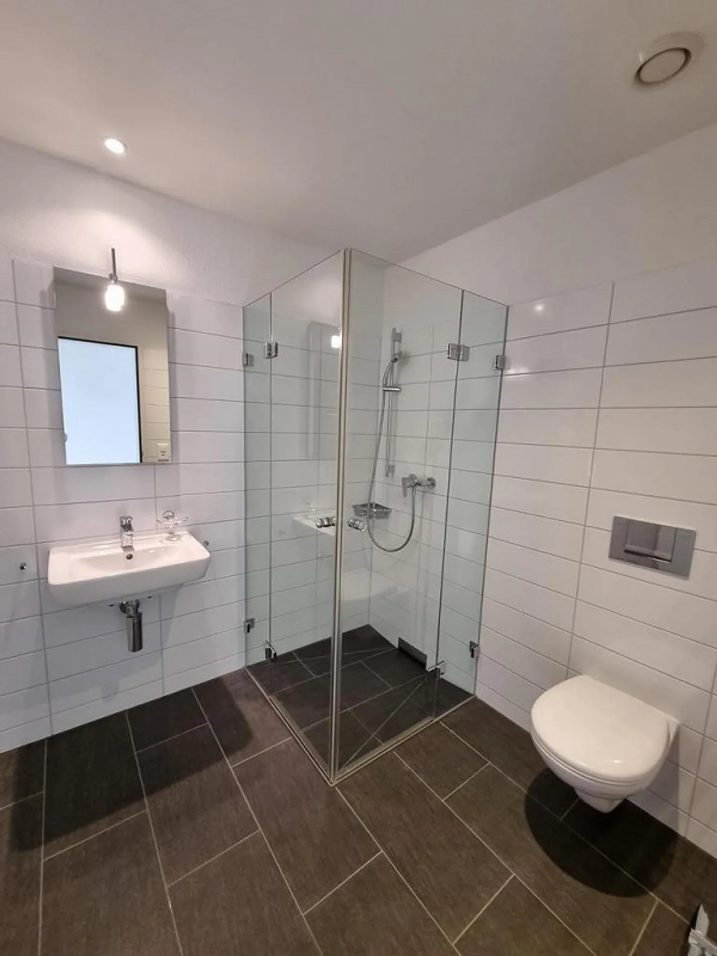 3.5 Room Attic Apartment in Rohr! Move in & Feel Good - Photo 4 of 8