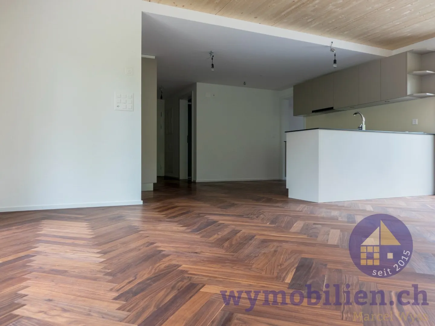 75m² de surface habitable, 2 terrasses (52 m²), machine à laver/sèche-linge dans l'appartement - Photo 1 sur 8