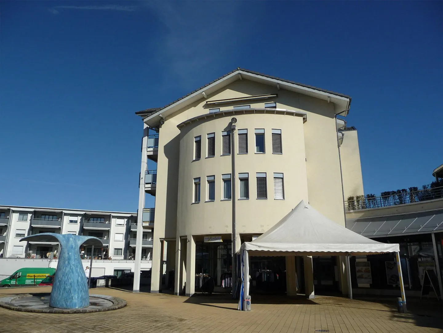 Appartement lumineux de 3,5 pièces avec deux balcons - Photo 1 sur 3