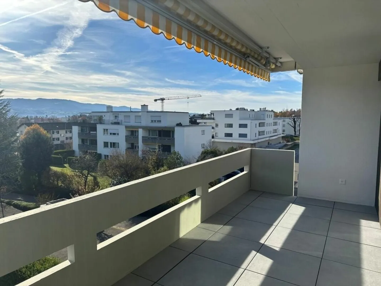 Frisch renovierte Wohnung mit herrlichem Ausblick - Foto 2 von 13