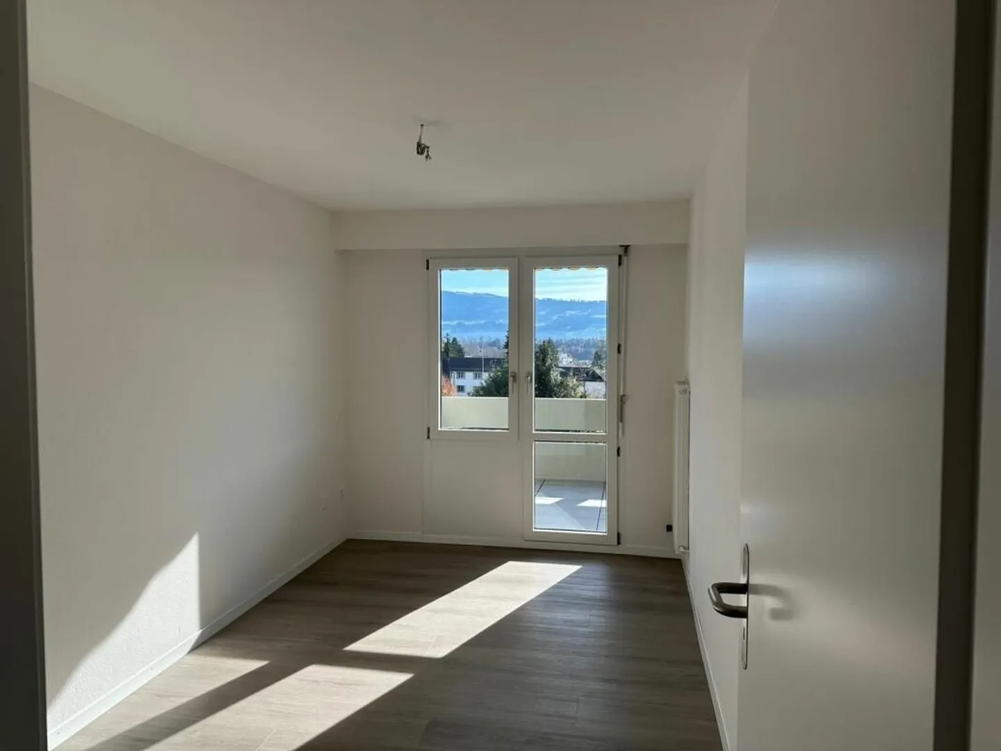 Frisch renovierte Wohnung mit herrlichem Ausblick - Foto 8 von 13