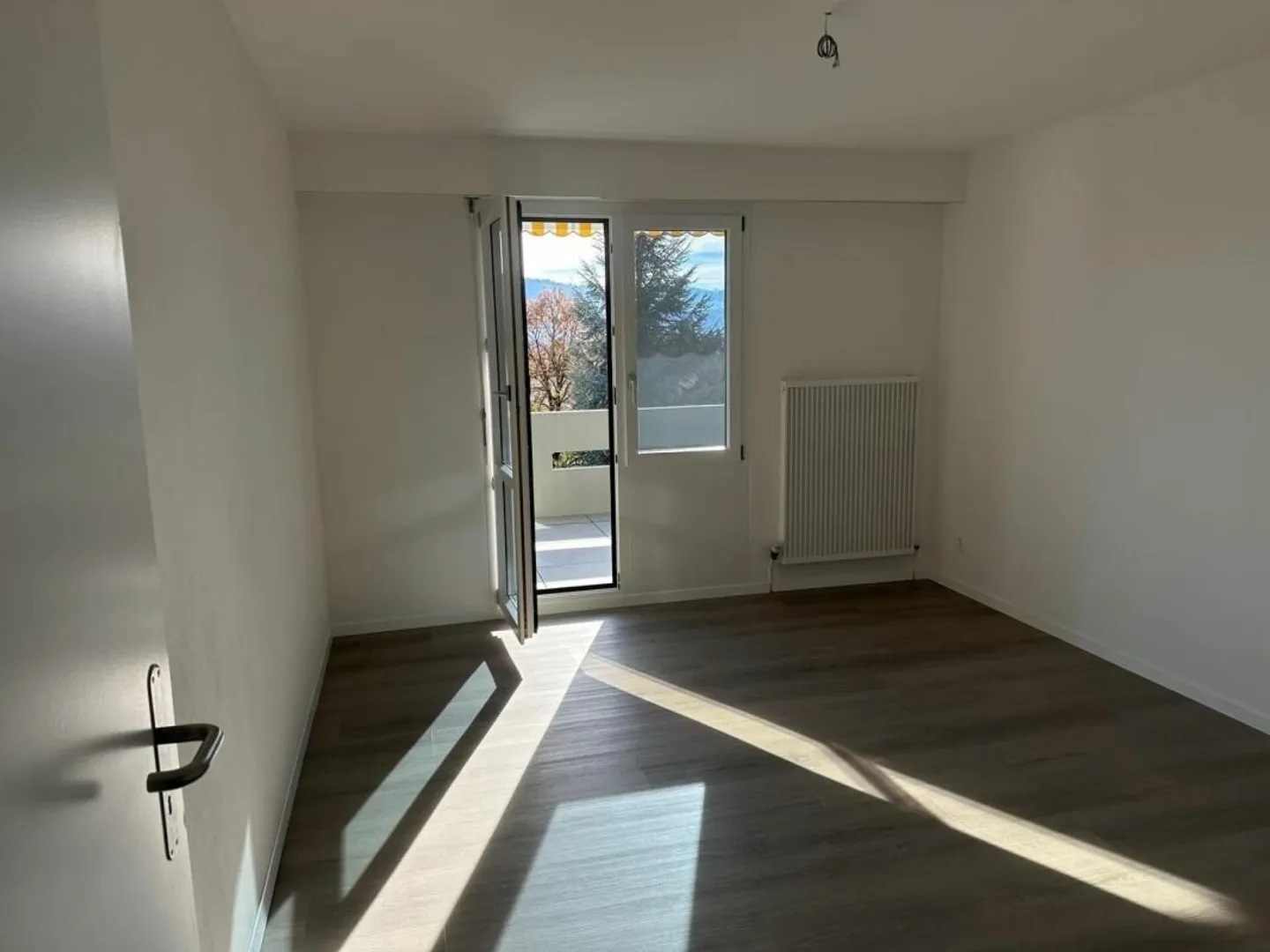 Frisch renovierte Wohnung mit herrlichem Ausblick - Foto 9 von 13