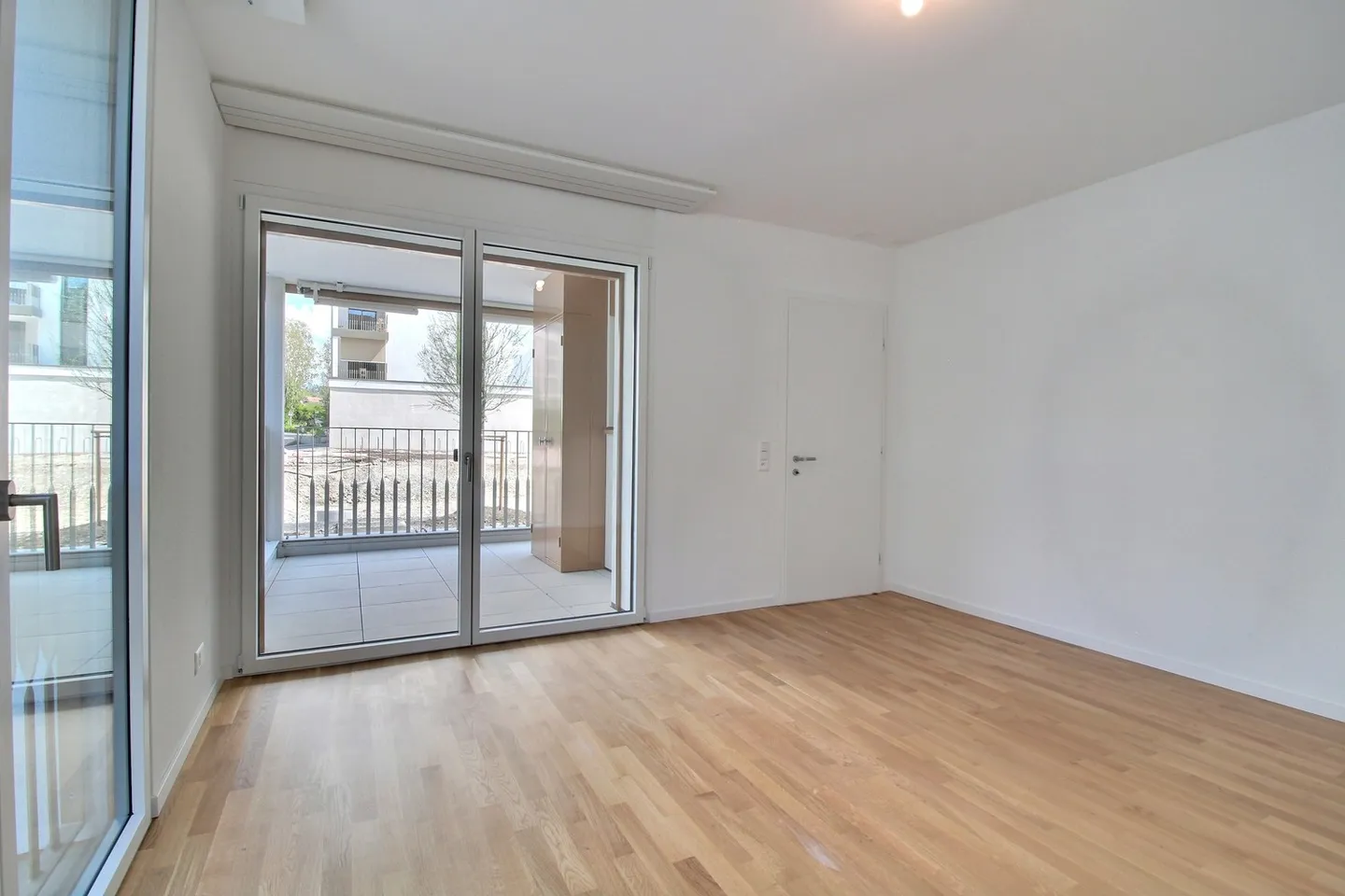 Charmanter Apartment mit 2.5 Zimmern im Erdgeschoss! - Photo 3 sur 5