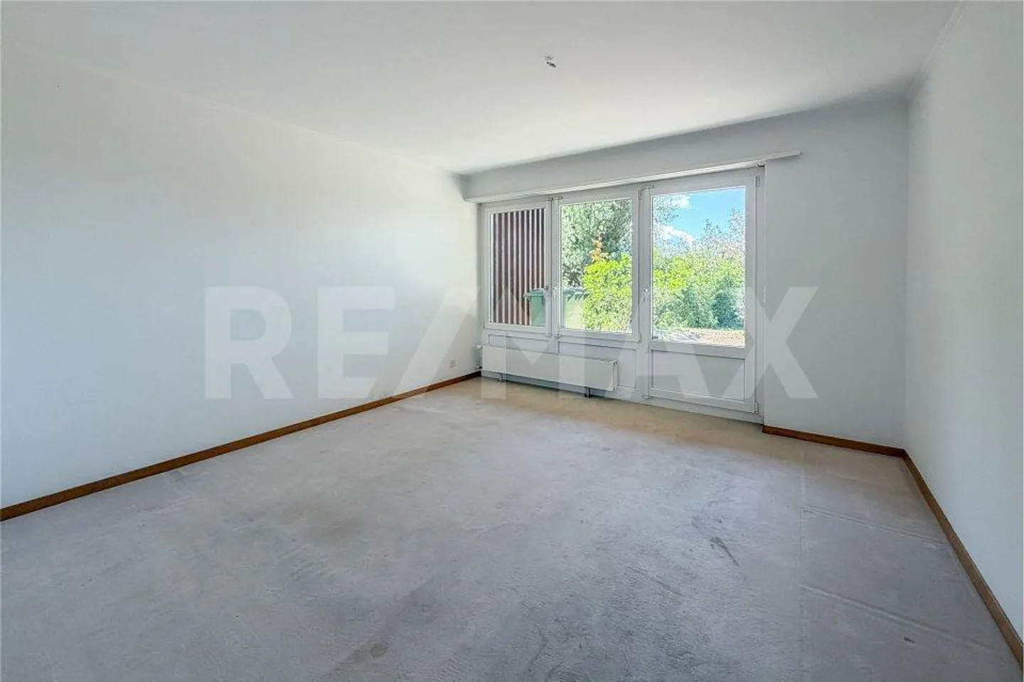 A Home with a View: Bungalow with an Apartment for Sale in Möhlin - Photo 9 of 13