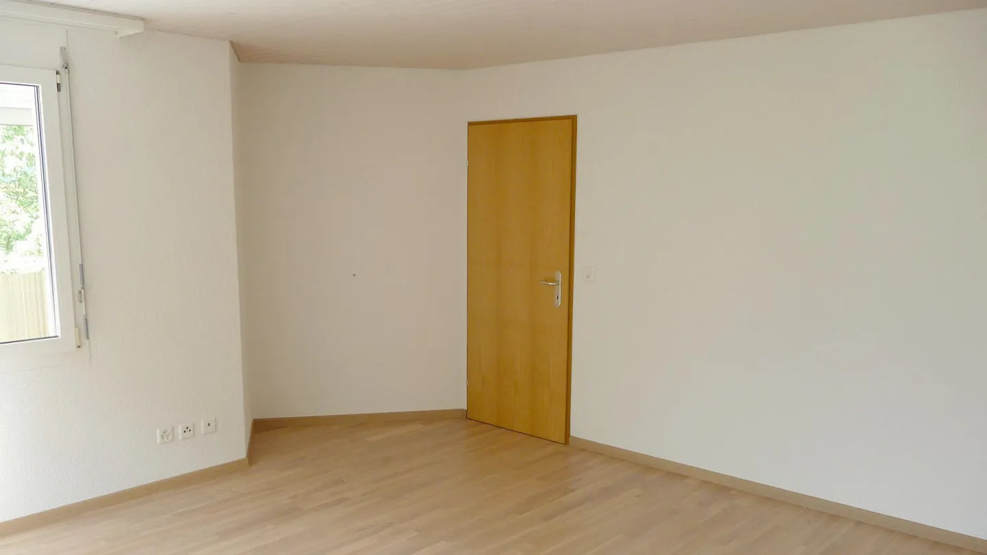 Casa bifamiliare di 5½ stanze con vista mozzafiato sulle montagne a Morschach - Foto 7 di 24