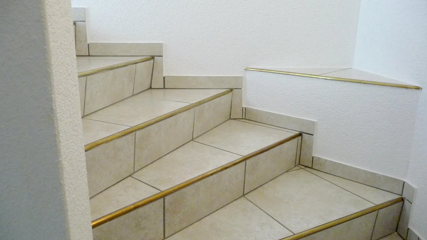 Casa bifamiliare di 5½ stanze con vista mozzafiato sulle montagne a Morschach - Foto 10 di 24