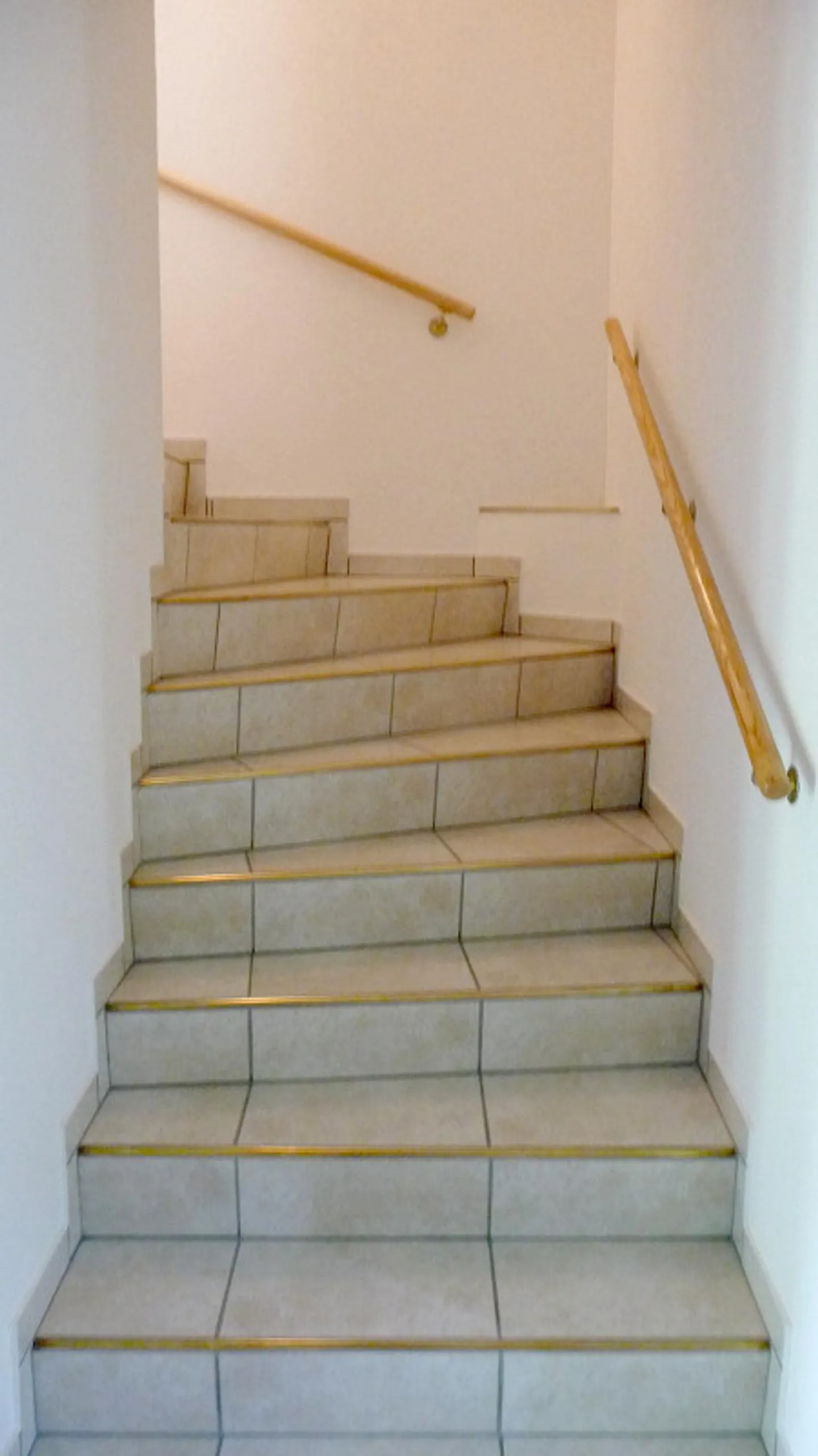 Casa bifamiliare di 5½ stanze con vista mozzafiato sulle montagne a Morschach - Foto 14 di 24