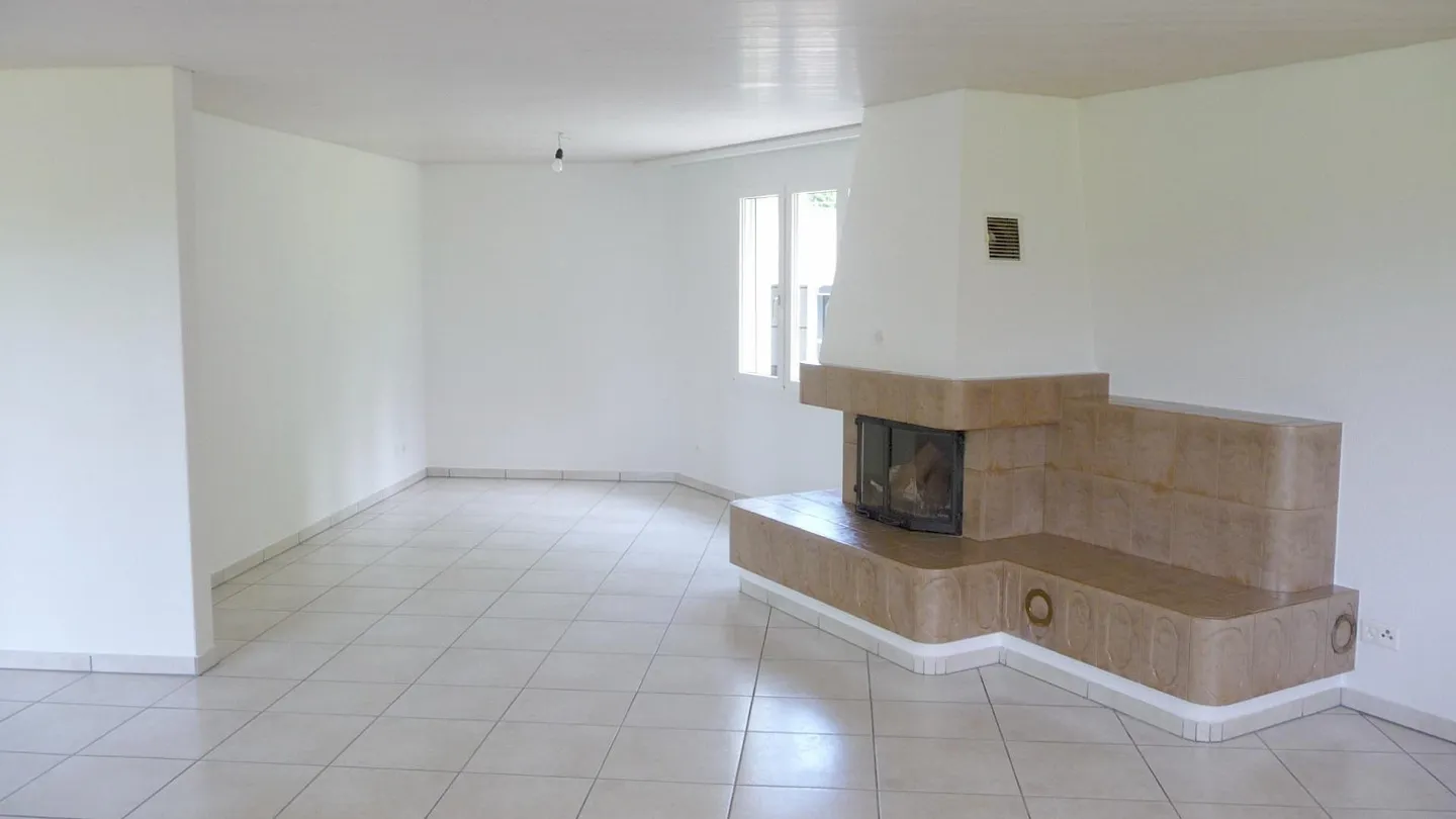 Casa bifamiliare di 5½ stanze con vista mozzafiato sulle montagne a Morschach - Foto 16 di 24